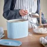 IKEA BETTHAJ (ИКЕА БЕТТХАЙ) — Банка с крышкой, для сухих продуктов/бледно-синий 3.1 л — фото 2