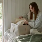IKEA PURRPINGLA (ИКЕА ПУРРПИНГЛА) — Контейнер для одежды/белья, текстиль бежевый 34x51x28 см — фото 2