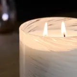 IKEA KRONSÅNGARE (ИКЕА КРОНСОНГАРЕ) — Ароматическая свеча в стекле, 2 фитиля, ваниль/спирали белая 50 ч. — фото 4