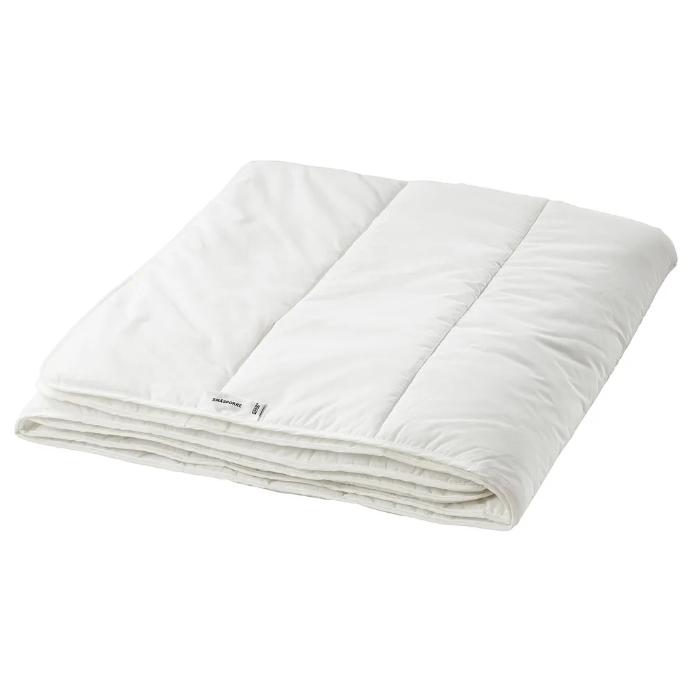IKEA SMÅSPORRE (ИКЕА СМОСПОРРЕ) — Одеяло, легкое тёплое 150x200 см