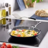 IKEA TAGGHAJ (ИКЕА ТАГГХАЙ) — Сковорода, антипригарное покрытие черная 24 см — фото 2
