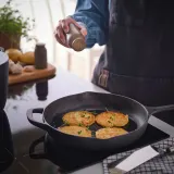IKEA BRUGDHAJ (ИКЕА БРУГДХАЙ) — Солонка и перечница, 2 шт, коричневый 9 см — фото 2