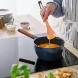 IKEA KNORRHANE (ИКЕА КНОРРХАНЕ) — Ложка для готовки, светло-оранжевая/тёмно-красная 33 см — фото 2