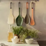 IKEA KNORRHANE (ИКЕА КНОРРХАНЕ) — Ложка-шумовка, тёмно-зелёная/антрацит 34 см — фото 7