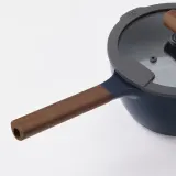 IKEA KLIPPFISK (ИКЕА КЛИППФИСК) — Кастрюля с крышкой, антипригарное покрытие стекло/дерево, сине-чёрная, 2,3 л — фото 4