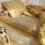 IKEA SANDLÖPARE (ИКЕА САНДЛЁПАРЕ) — Простыня на резинке, светло-коричневый/пятнистый узор 90x200 см — фото 2