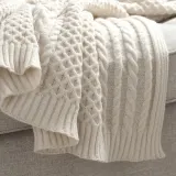 IKEA SÖRBYSKOGEN (ИКЕА СЁРБИСКОГЕН) — Плед, кремовый 130х170 см — фото 3