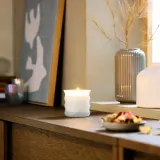 IKEA JUVELTRAST (ИКЕА ЙУВЕЛТРАСТ) — Ароматическая свеча в стекле, розовые цветы бледно-бежевая 50 ч. — фото 2