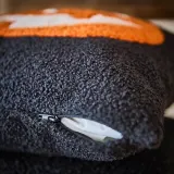 IKEA KUSTFYR (ИКЕА КУСТФИР) — Чехол на подушку, рисунок тыквы черный/оранжевый 50х50 см — фото 4