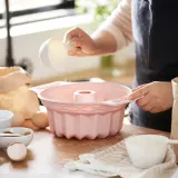 IKEA BAKTIDER (ИКЕА БАКТИДЕР) — Форма для кекса с трубой, бледно-розовый 22 см — фото 2