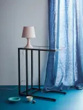 IKEA VITTSJÖ (ИКЕА ВИТТШЁ) - Стол для ноутбука - чёрно-коричневый/стекло 35х65 см — фото 3