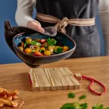 IKEA HALVNÄBB (ИКЕА ХАЛВНЭББ) — Подставка под горячее, раздвижная ярко-красный/сосна 16-32х20 см — фото 2