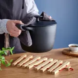 IKEA HALVNÄBB (ИКЕА ХАЛВНЭББ) — Подставка под горячее, раздвижная ярко-красный/сосна 16-32х20 см — фото 3