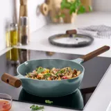 IKEA KLIPPFISK (ИКЕА КЛИППФИСК) — Сотейник с крышкой, антипригарное покрытие стекло/дерево серо-бирюзовый 24 см — фото 3