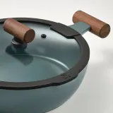IKEA KLIPPFISK (ИКЕА КЛИППФИСК) — Сотейник с крышкой, антипригарное покрытие стекло/дерево серо-бирюзовый 24 см — фото 6