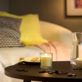 IKEA LOTSFÅGEL (ИКЕА ЛОТСФОГЕЛ) — Ароматическая свеча в стекле, цитрусовые цветы, светло-жёлтый, 40 ч — фото 2
