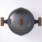 IKEA KLIPPFISK (ИКЕА КЛИППФИСК) — Кастрюля с крышкой, антипригарная стекло/дерево сине-черная 5 л — фото 4