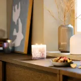 IKEA KRONSÅNGARE (ИКЕА КРОНСОНГАРЕ) — Свеча ароматическая в стекле, 2 фитиля, розовые цветы/в горошек розовый, 50 ч — фото 2
