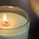 IKEA LOTSFÅGEL (ИКЕА ЛОТСФОГЕЛ) — Свеча ароматическая в стекле, Яблоко светло-зелёная 20 ч — фото 5