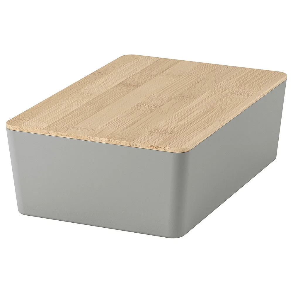 IKEA KUGGIS (ИКЕА КУГГИС) — Контейнер с крышкой, светло-серый/бамбук 18x26x8 см