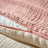 IKEA GULDVÄVARE (ИКЕА ГУЛДВЭВАРЕ) — Комплект постельного белья для детской кроватки, 3 элемента, бледно-розовый/бежевый, 60x120 см — фото 3