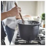 IKEA VARDAGEN (ИКЕА ВАРДАГЕН) — Кастрюля с крышкой, эмалированный чугун Матовый/черный, 5 л — фото 2