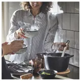 IKEA VARDAGEN (ИКЕА ВАРДАГЕН) — Кастрюля с крышкой, эмалированный чугун Матовый/черный, 3 л — фото 4