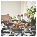 IKEA MIDDAGSMAT (ИКЕА МИДДАГСМАТ) — Вок, антипригарное покрытие/нержавеющая сталь, 28 см — фото 4