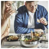 IKEA MIDDAGSMAT (ИКЕА МИДДАГСМАТ) — Сковорода с крышкой, прозрачное стекло/нержавеющая сталь, 24 см — фото 8