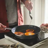IKEA IKEA 365+ (ИКЕА ИКЕА 365+) — Сковорода, нержавеющая сталь, антипригарное покрытие, 28 см — фото 4