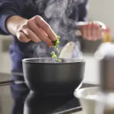 IKEA HUSKNUT (ИКЕА ХУСКНУТ) — Кастрюля, антипригарное покрытие, черный, 1,8 л — фото 7