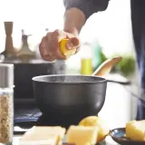 IKEA HUSKNUT (ИКЕА ХУСКНУТ) — Кастрюля, антипригарное покрытие, черный, 1,8 л — фото 8