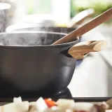 IKEA HUSKNUT (ИКЕА ХУСКНУТ) — Кастрюля с крышкой, антипригарное покрытие, черный, 2,7 л — фото 6