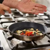 IKEA HEMKOMST (ИКЕА ХЕМКОМСТ) — Сковорода, нержавеющая сталь, антипригарное покрытие, 24 см — фото 4