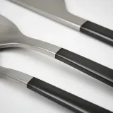 IKEA LÖFTESRIK (ИКЕА ЛОФТЕСРИК) — Набор столовых приборов, 24 предмета, черная/сатинированная нержавеющая сталь — фото 2