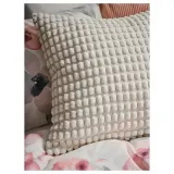 IKEA SVARTPOPPEL (ИКЕА СВАРТПОППЕЛ) — Наволочка, кремовая, 50x50 см — фото 2