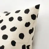 IKEA ODDNY (ИКЕА ОДДНЙ) — Наволочка, кремовый/черный точечный рисунок, 50x50 см — фото 4