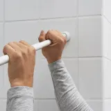 IKEA BOTAREN (ИКЕА БОТАРЕН) — Штанга для занавесок для душа, белая, 70-120 см — фото 4
