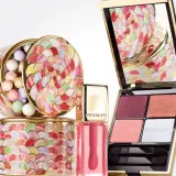 GUERLAIN Meteorites Light Revealing Pearls of Powder - Тонирующие жемчужины для лица, 20 г, оттенок 02 Cool / Rosé — фото 8