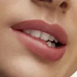 MAC Cosmetics Lustreglass Sheer-Shine Lipstick - Блестящая помада, 3 г, оттенок Syrup — фото 5