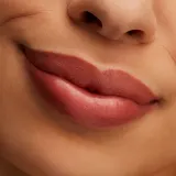 MAC Cosmetics Lustreglass Sheer-Shine Lipstick - Блестящая помада, 3 г, оттенок Hug Me — фото 2