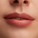 MAC Cosmetics Lustreglass Sheer-Shine Lipstick - Блестящая помада, 3 г, оттенок Hug Me — фото 4