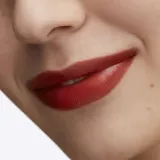 MAC Cosmetics Lustreglass Sheer-Shine Lipstick - Блестящая помада, 3 г, оттенок Local Celeb — фото 4
