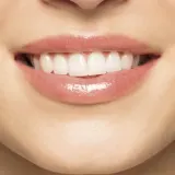 Clarins Lip Perfector Shimmer - Блеск для губ с увлажняющим действием, 12 мл, оттенок 02 Apricot Shimmer — фото 2