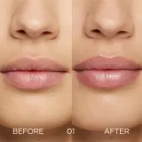 Clarins Lip Oil Balm - Тонирующий бальзам для губ, 2.9 г, оттенок 01 Pale Pink — фото 5