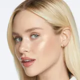 Smashbox x Becca Shimmering Skin Perfector Pressed Highlighter Mini - Розсветлитель, 2.5 г, оттенок Sparkling Wine Pop — фото 3