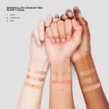 Bobbi Brown Essential Eye Shadow Trios - Палетка теней для век: paleta cieni do powiek nadający doskonały wygląd, 4.4 г, оттенок Soft Coral — фото 3