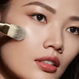 Estee Lauder Futurist Aqua Brilliance - Роскошная база для макияжа с увлажняющим эффектом, 40 мл — фото 4