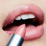 MAC Cosmetics Frost Lipstick - Помада для губ с блестящим перламутровым эффектом, 3 г, оттенок Angel — фото 4