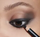 MAC Cosmetics Eye Kohl - Кремовый карандаш для глаз, 1.36 г, оттенок Smolder — фото 3